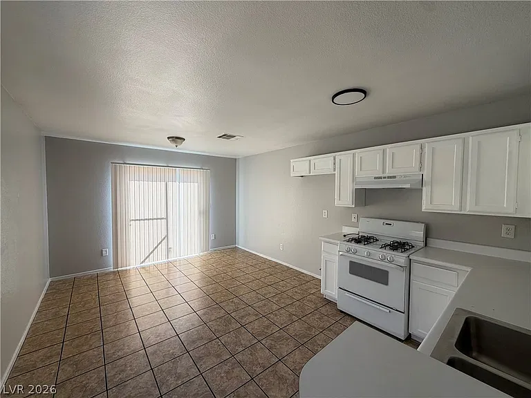 1864 Star Sapphire Ct — Photo 11