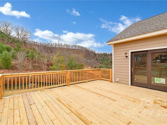 4th image of 121 Daniel Ln #2