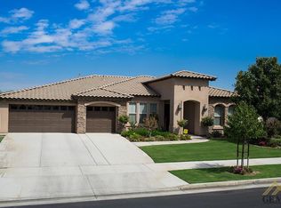 2701 Barrowby St, Bakersfield, CA 93311