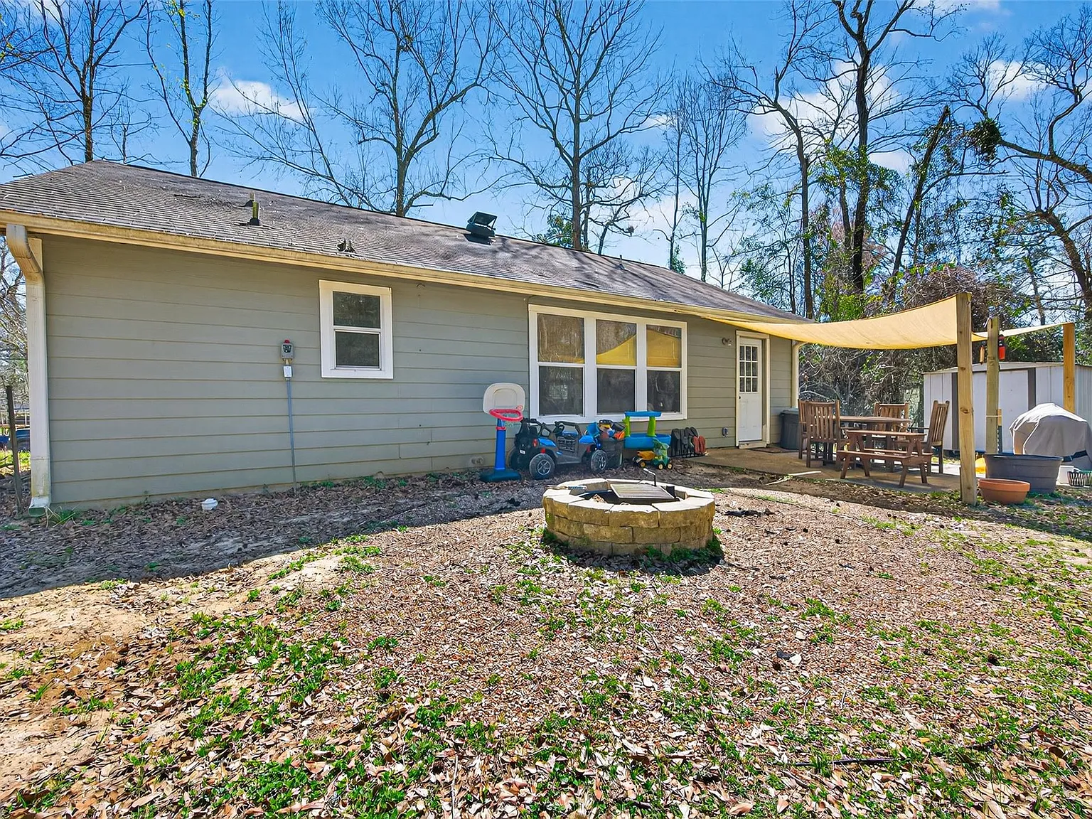 3 bed, 2.0 bath, 1040 sqft, $1,700 — Photo 4
