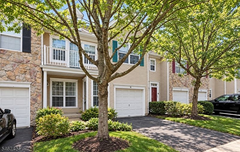 1st image of 26 Mayflower Dr