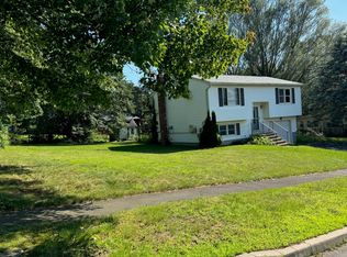 51 Windy Hill Dr, Middletown, CT 06457