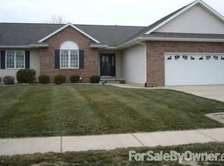 200 Blue Springs Dr, Sherman, IL 62684