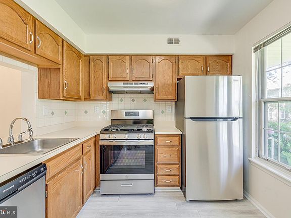 5th image of 5711 Adelaide Dr