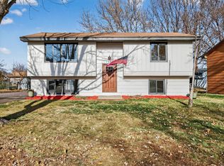 7940 Lad Pkwy, Brooklyn Park, MN 55443
