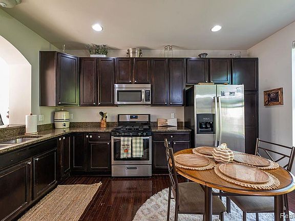 4th image of 28099 Hewes Ln #333