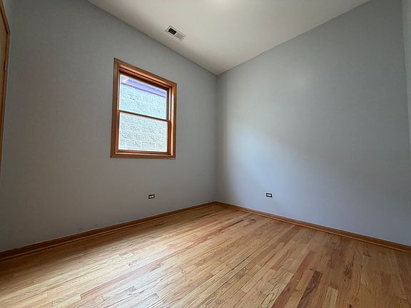 5th image of 4227 S Calumet Ave #3