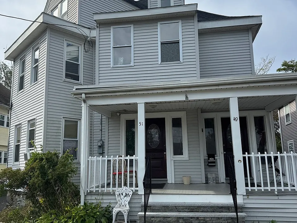 49 Holmes St #2B