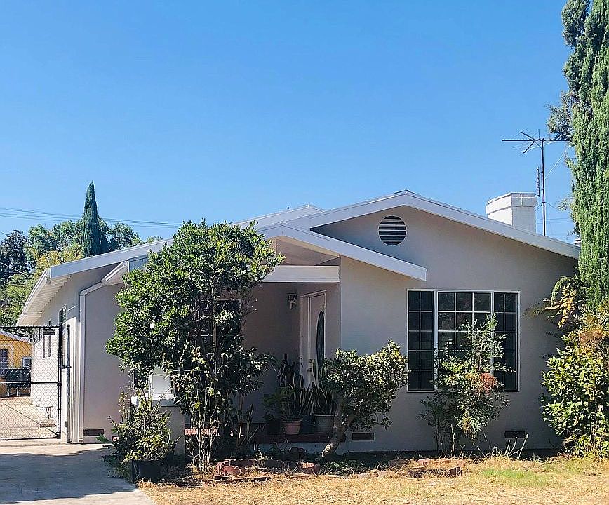 1st image of 3212 La Clede Ave