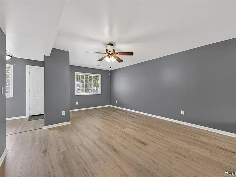 16515 Terrace Village Dr — Photo 12