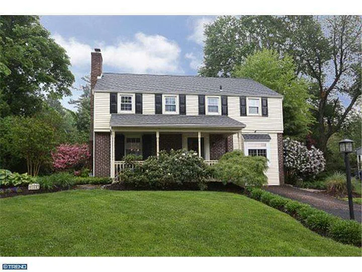 1227 Rosemont Ln photo 1