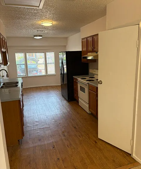 2524 Catalina Way — Photo 15