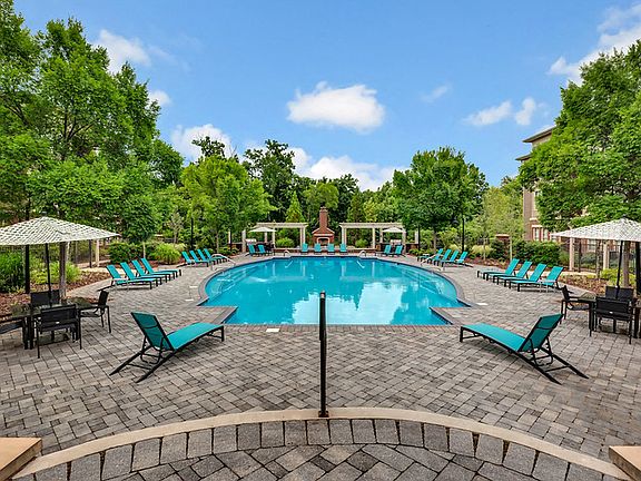 Resort-style Swimming Pool and Deck