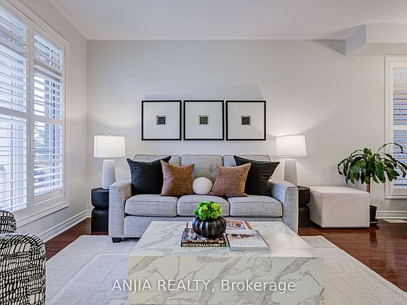 5th image of 2406 Bur Oak Ave
