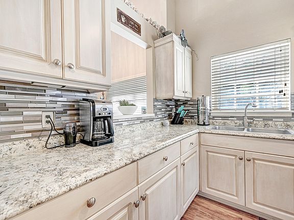 5th image of 4885 Lake Waterford Way W #8208