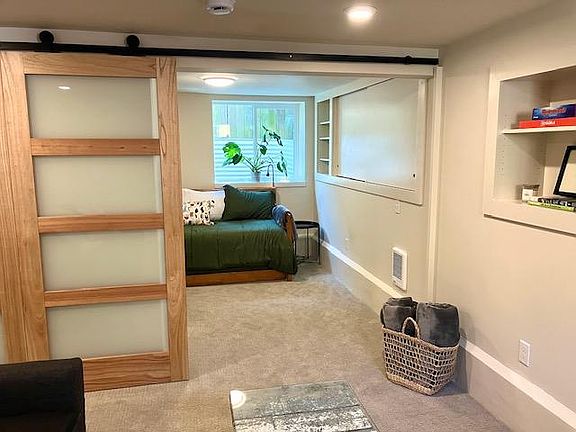 5th image of 5128 NE 25th Ave #B