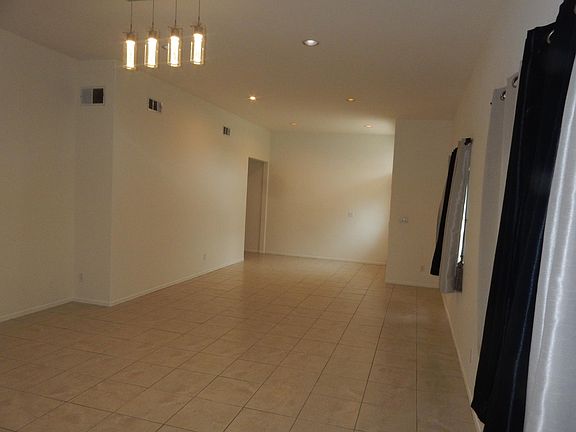 4th image of 7461 Minstrel Ave