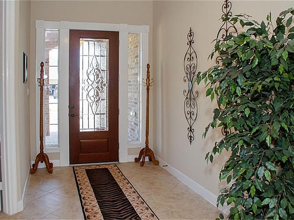 Welcome to this pristine and inviting home.