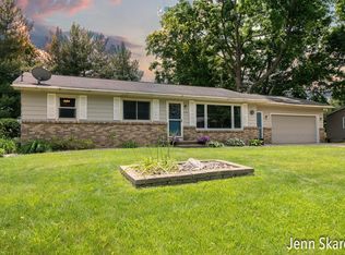 2150 Timberlane Dr, Jenison, MI 49428