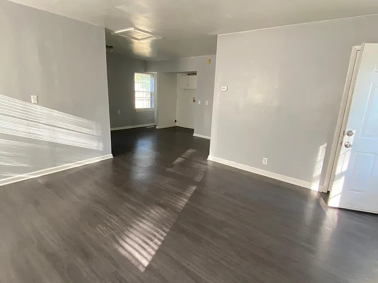 1430 E Denver Dr — Photo 5