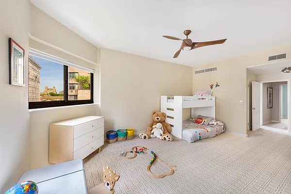 Sold by Compass | media 20