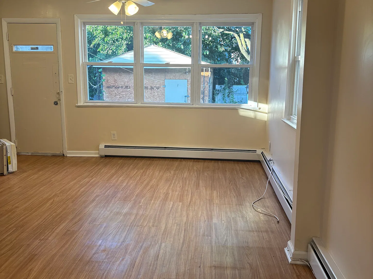 3 bed, 1000 sqft, $2,250 — Photo 4