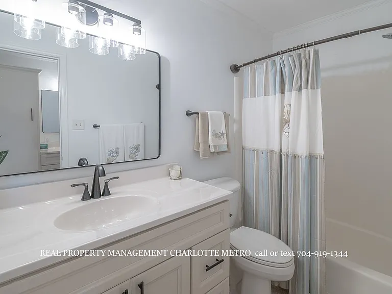 1059 Woodlake Ln — Photo 38