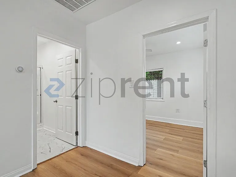 2039 Warren St — Photo 9