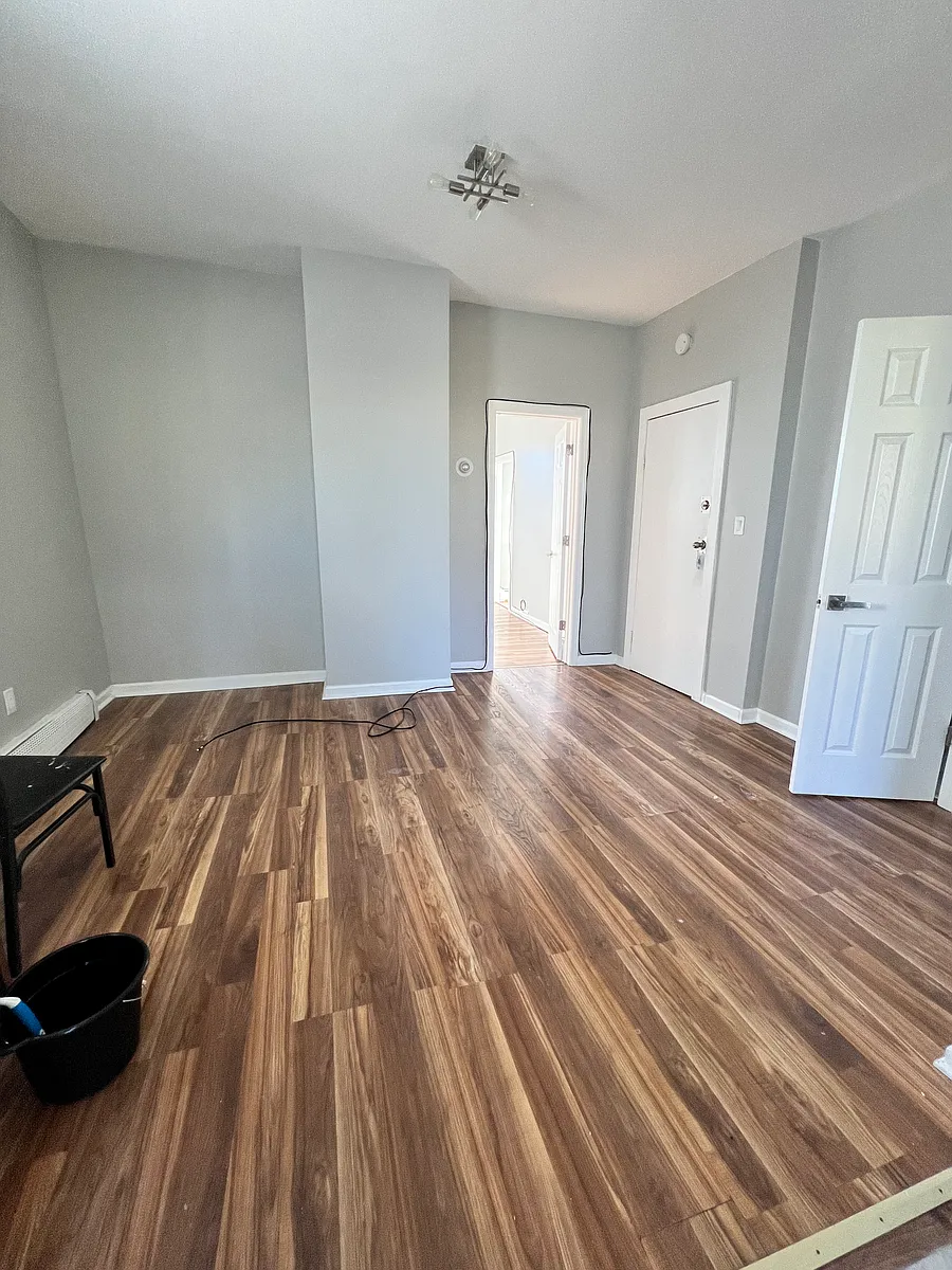 Building Photo - 909 Olive St #2