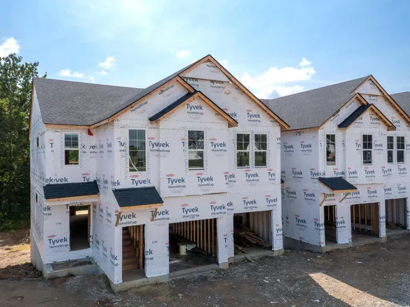 765 Oberon Ln, Florence, KY 41042