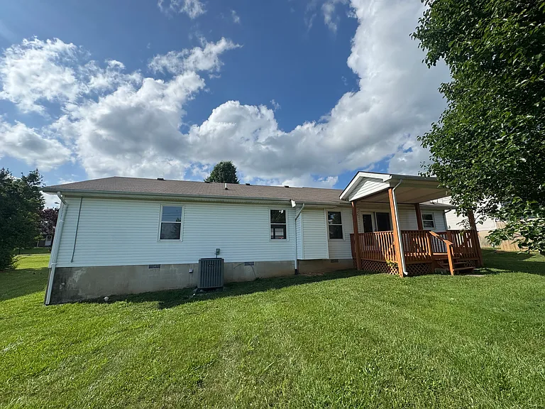 305 Routt Dr — Photo 19
