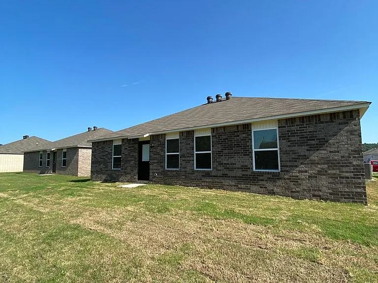 1725 Raden St — Photo 16