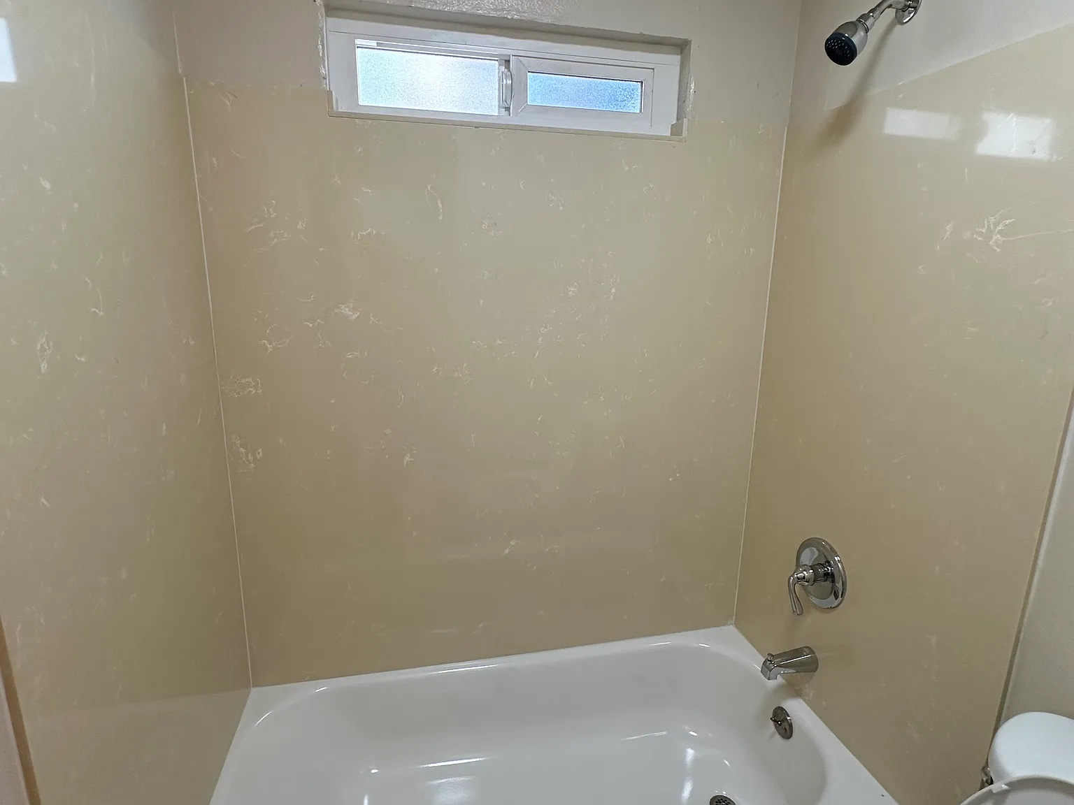 2 bed, 1100 sqft, $1,800 — Photo 3