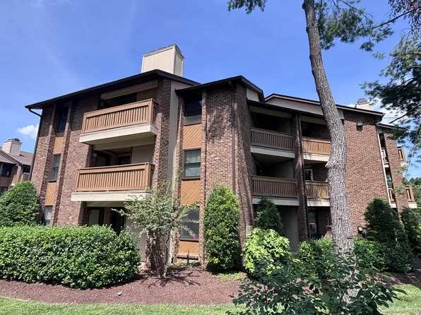 136 Hillsboro Pl, Nashville, TN 37215