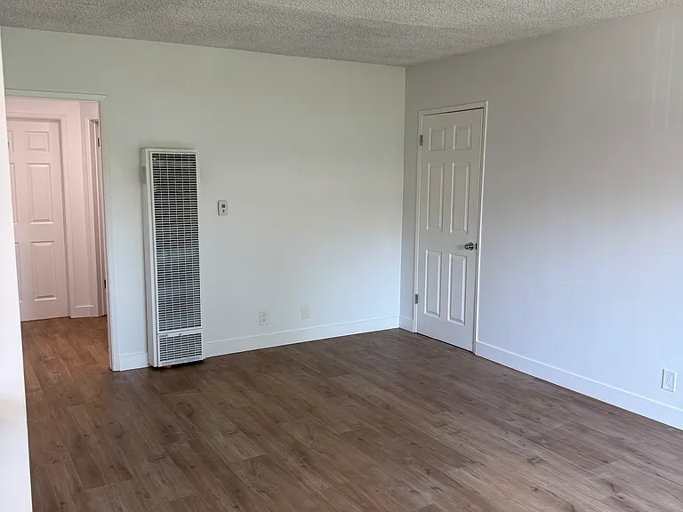15445 Moorpark St #7 — Photo 2