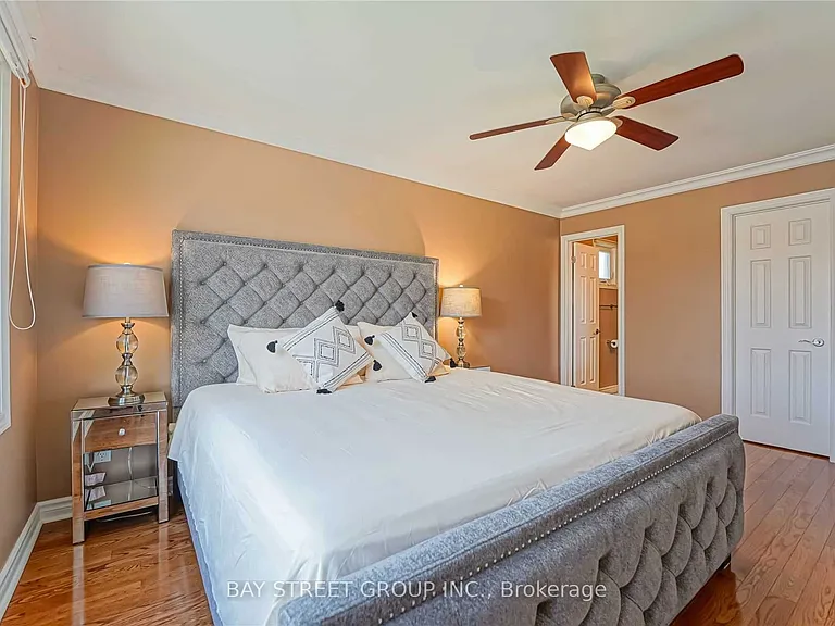 1480 Princeton Cres — Photo 24