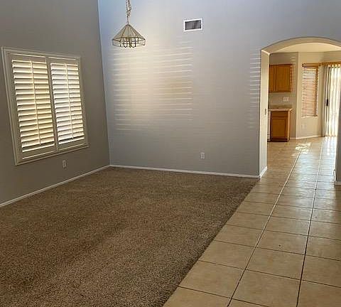 4th image of 1587 E Elaine Dr