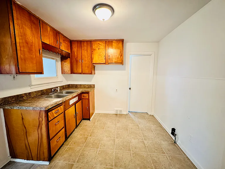 11026 Studebaker Ave — Photo 10