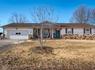 20 Blackberry Ln, Herrin, IL 62948