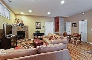 3rd image of 1457 N Maplewood Ave APT 1E