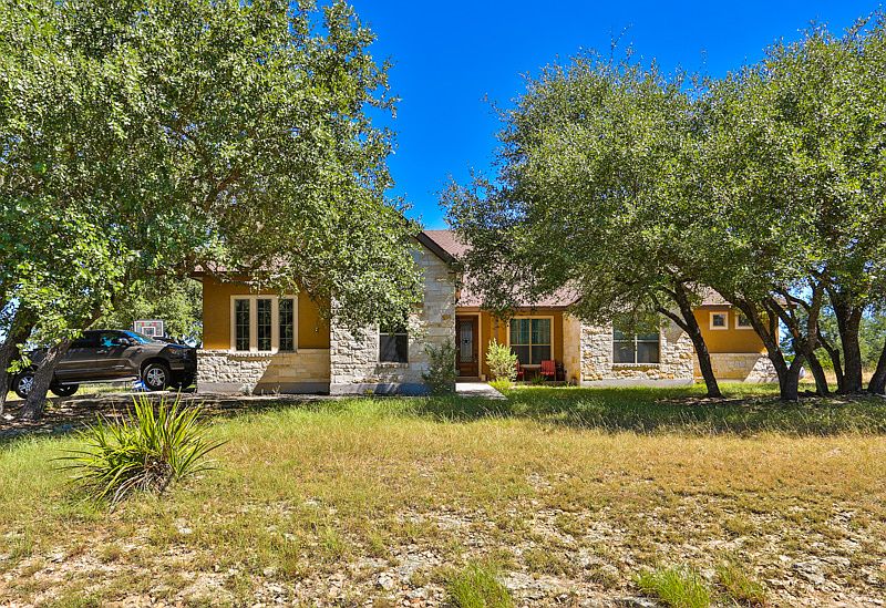 1st image of 138 Majestic Oaks Dr