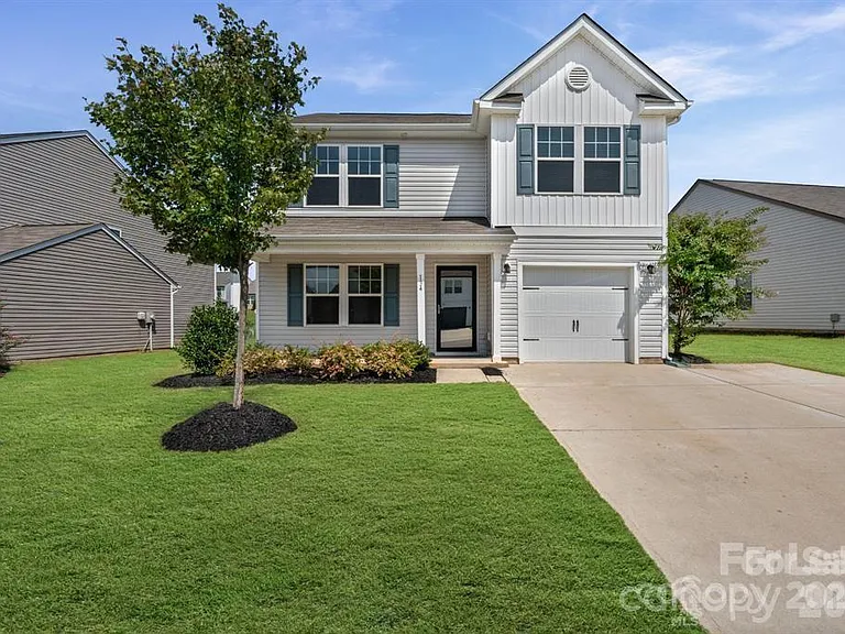134 Clove Hitch Dr — Photo 1