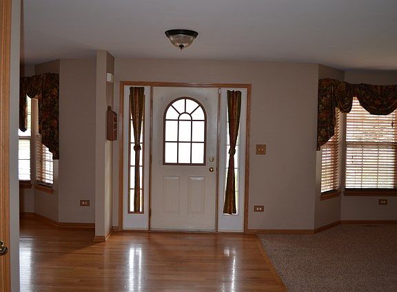5th image of 1012 Butterfield Cir W