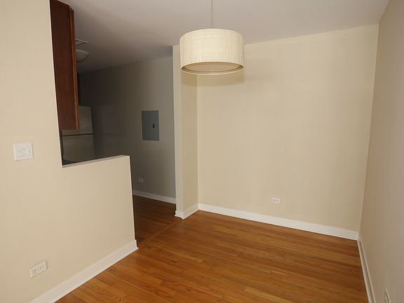 5th image of 625 W Wrightwood Ave APT 503A