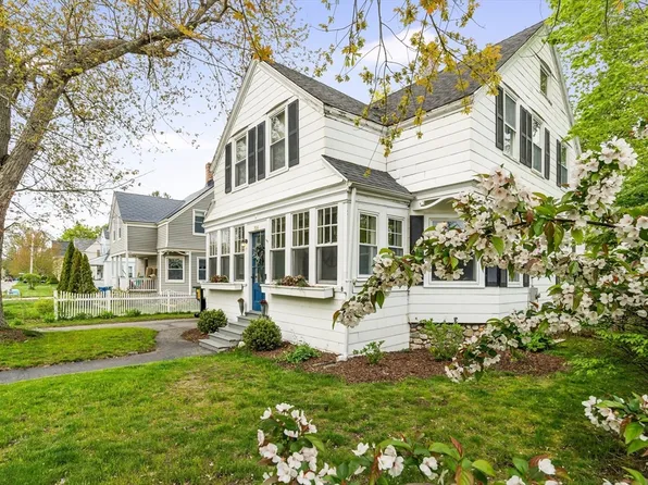 316 School St, Whitman, MA 02382