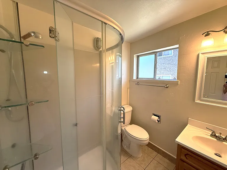 390 Ash St #1 — Photo 8