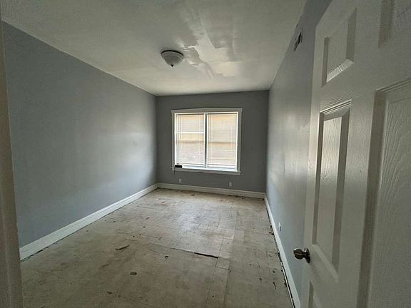 3rd image of 5916 W Roosevelt Rd