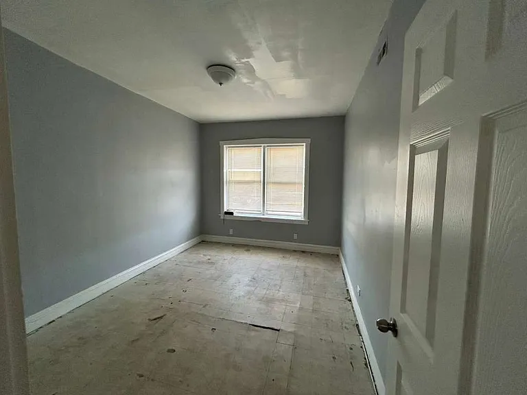5916 W Roosevelt Rd — Photo 3