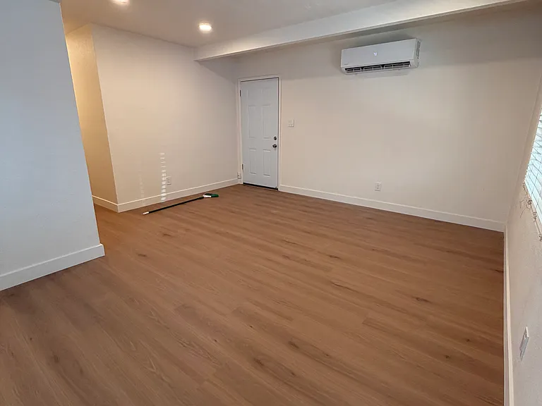 2704 Highland Ave — Photo 5