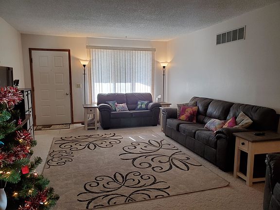 2nd image of 104 Crestview Dr